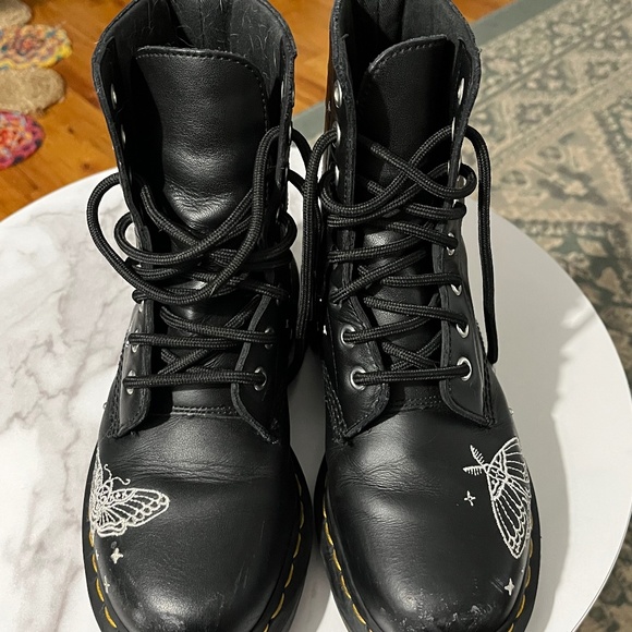 Dr Martens boots - Picture 1 of 5